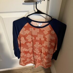 Women’s lularoe shirt like new condition size large